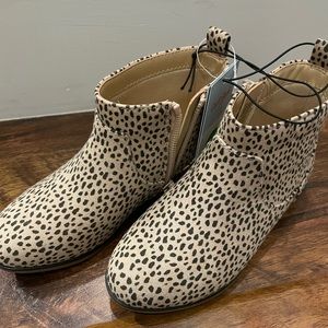 Cat & Jack girls leopard booties New!